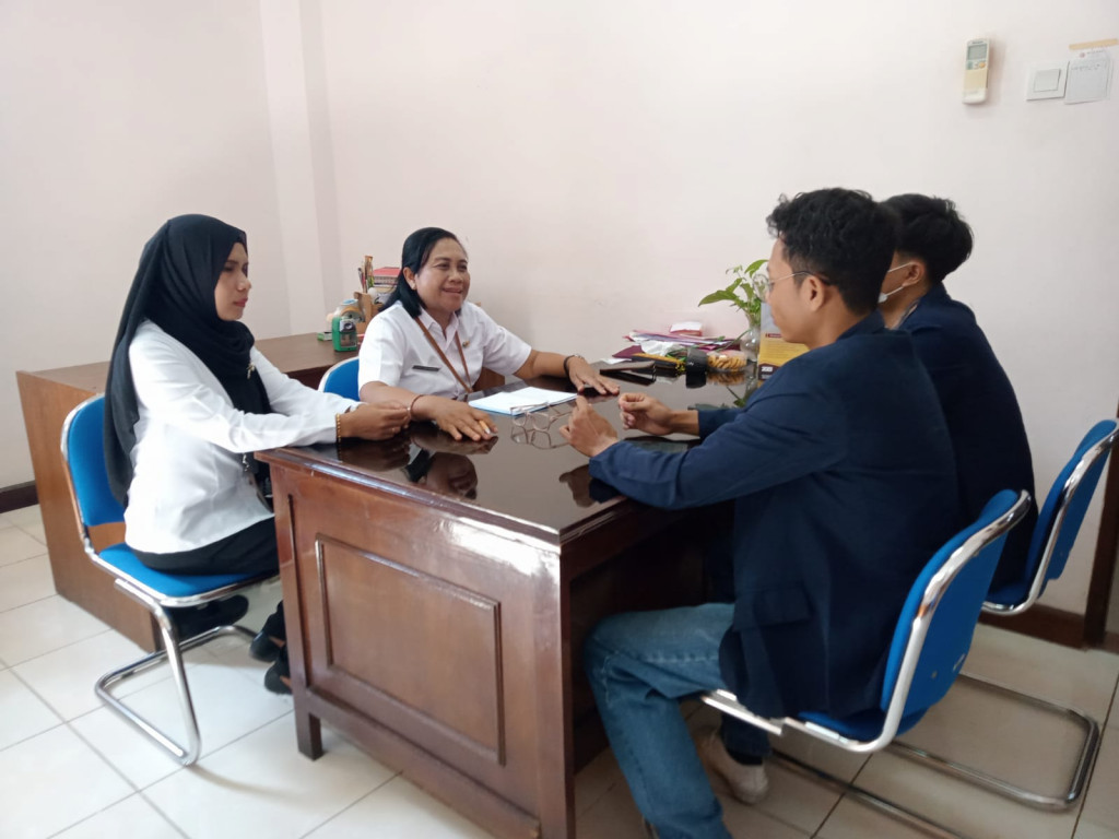 Mahasiswa Universitas Udayana Program Studi D3 Perpustakaan Melakukan Wawancara dengan  Fungsional Pustakawan